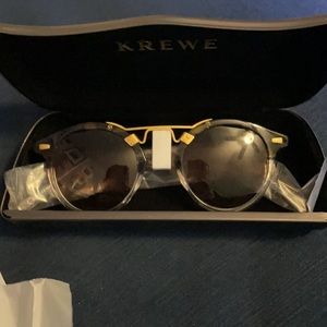 brand new, 💯 new packaging St. Louis 24k gold frames.